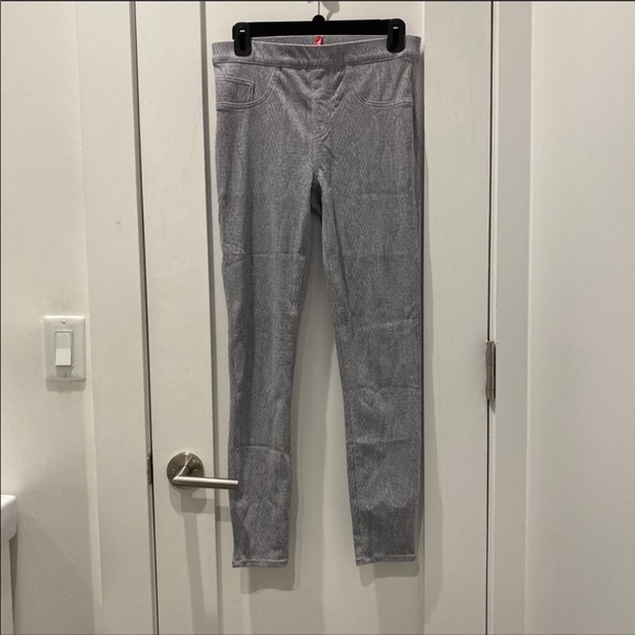 Spanx Jeansish Snake Print Leggings - Picture 7 of 8